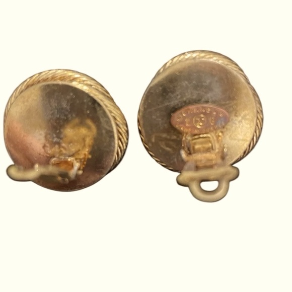 💎CHANEL 24kt Gold Plated Pearl Earrings - Picture 3 of 4